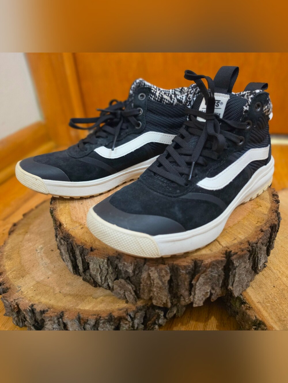 Vans - Ultrarange Hi MTE - Women's 7.5 - Black White Knit Patterned Ultracush
